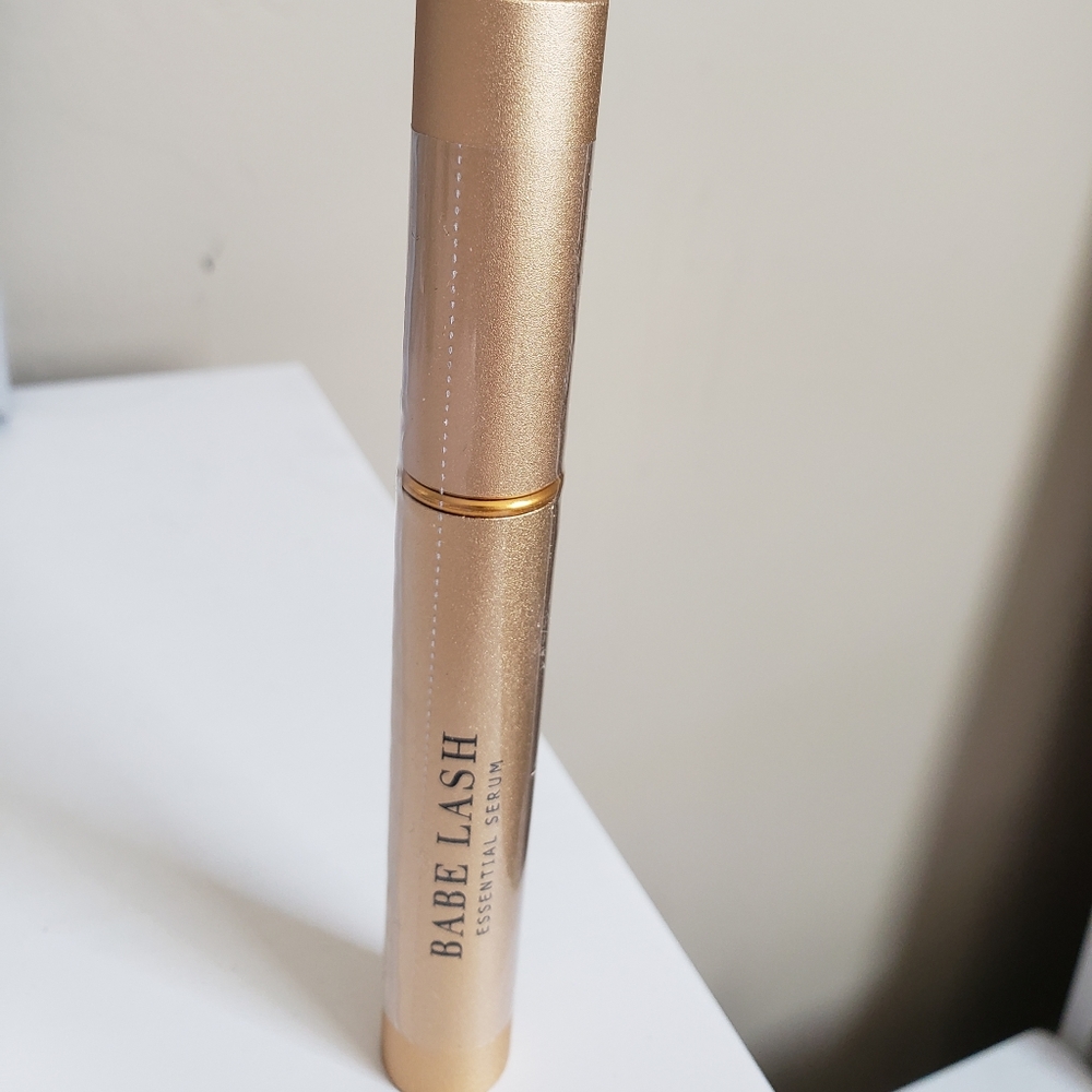 Babe Lash Eyelash Serum